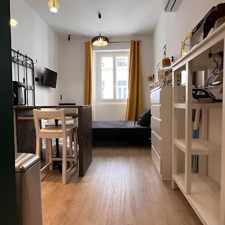 Studio 20 M2 Pour 2 Personnes Marseille Bagian luar foto